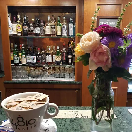 Отель Edelweiss 3*