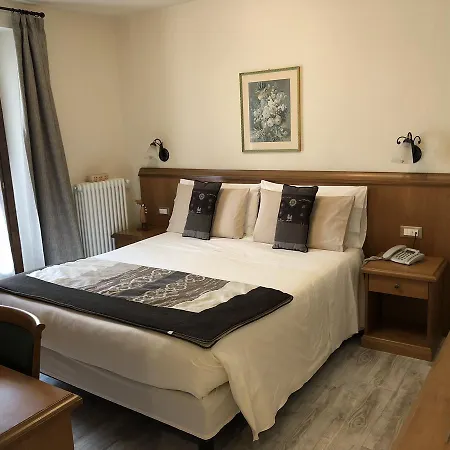 Edelweiss Hotel 3*