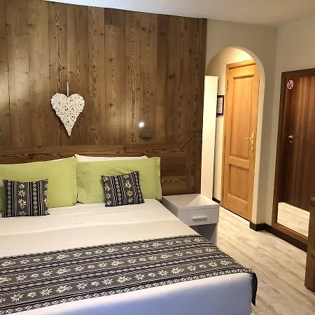 Отель Edelweiss