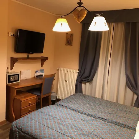 Edelweiss Hotel 3*